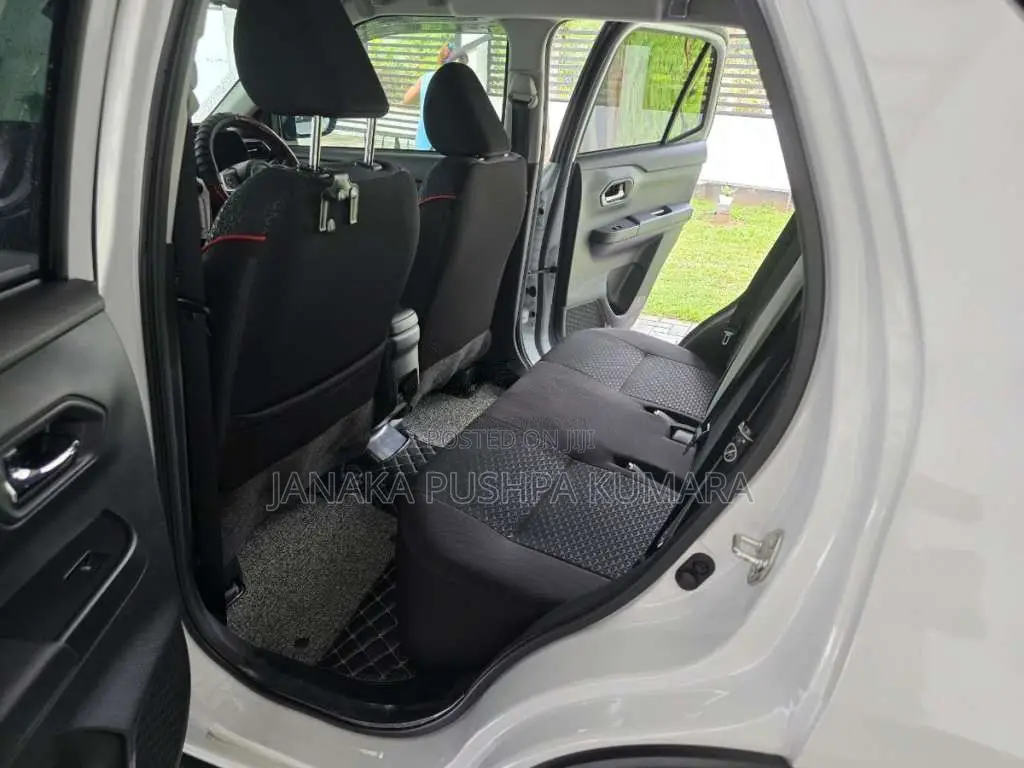 Toyota Raize 2025 SUV (Used)