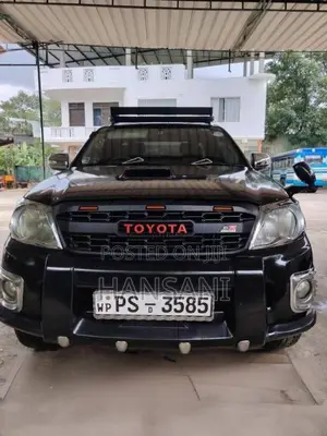 Toyota Hilux Smart 2010 Pickup (Used)