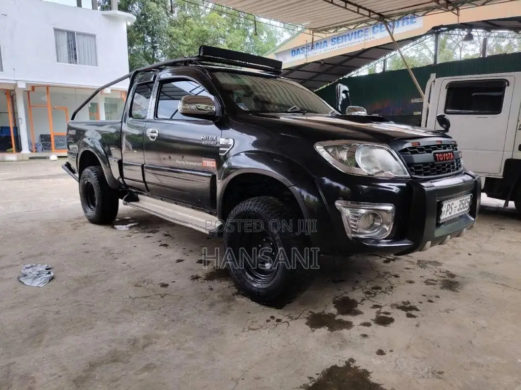 Toyota Hilux Smart 2010 Pickup (Used)