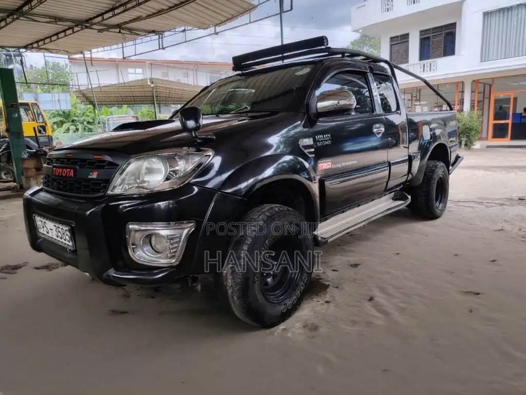 Toyota Hilux Smart 2010 Pickup (Used)
