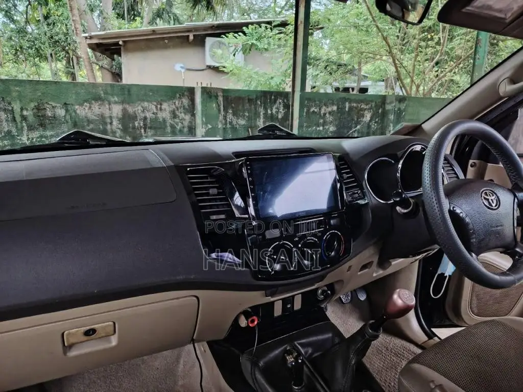 Toyota Hilux Smart 2010 Pickup (Used)