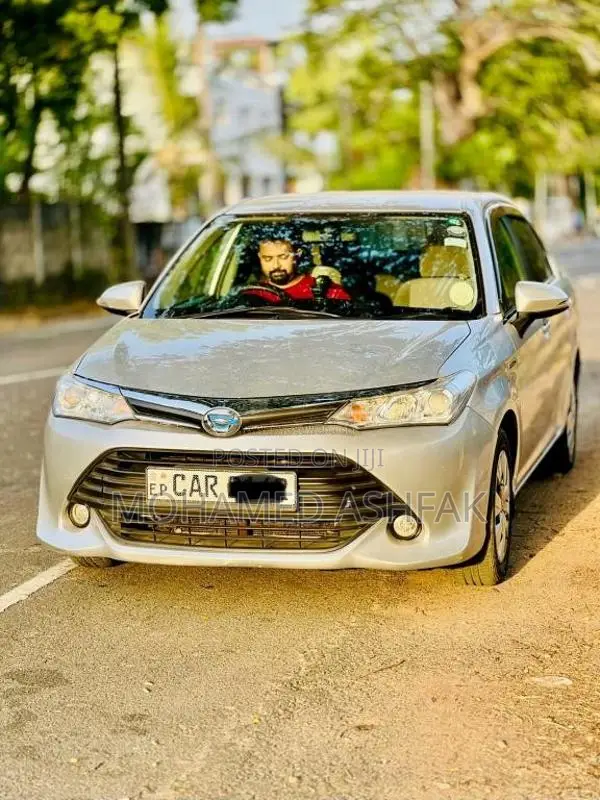Toyota Axio 2016 Car (Used)