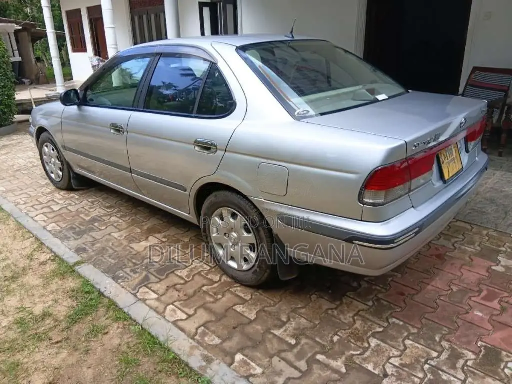 Nissan Ex Saloon 2000 Car (Used)