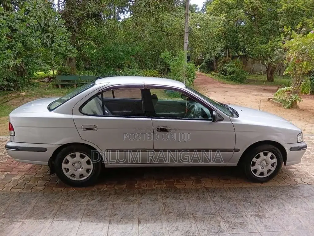Nissan Ex Saloon 2000 Car (Used)