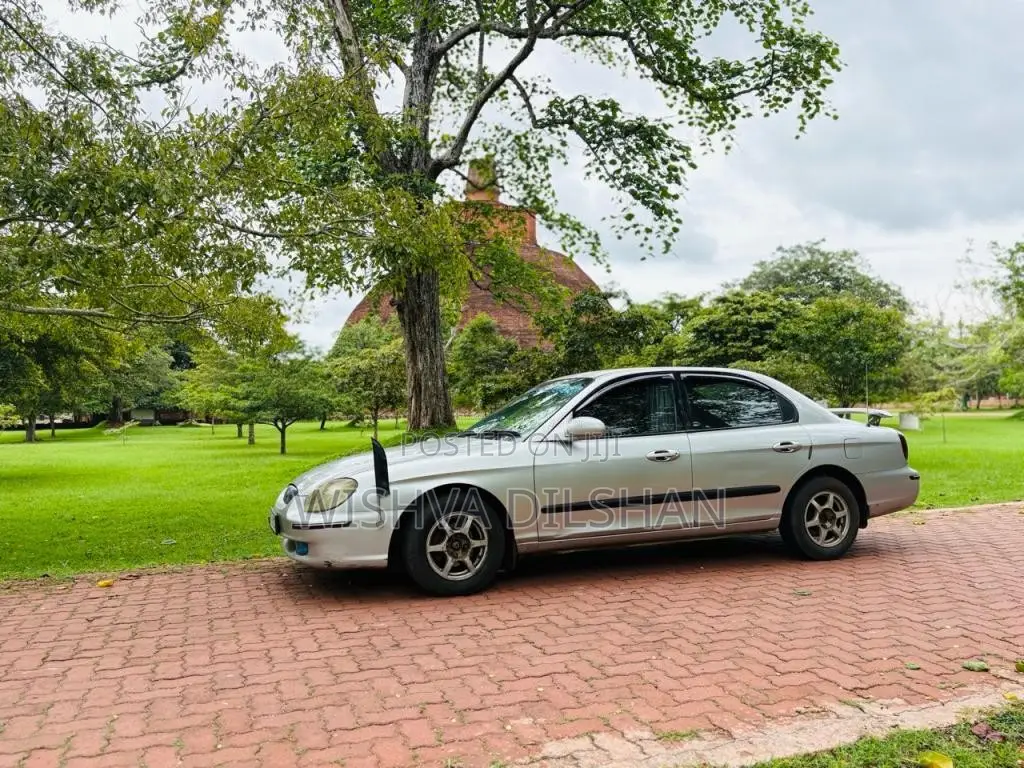 Hyundai Sonata 2000 Car (Used)