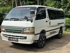 Toyota Dolphin 113 1990 Van (Used)