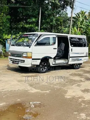 Toyota Dolphin 113 1990 Van (Used)