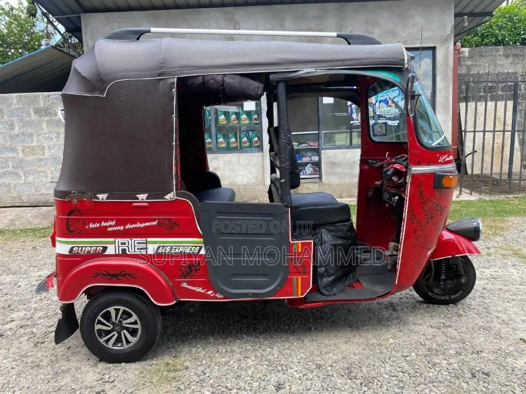 Bajaj RE 2 Stroke 2006 Three Wheel (Used)