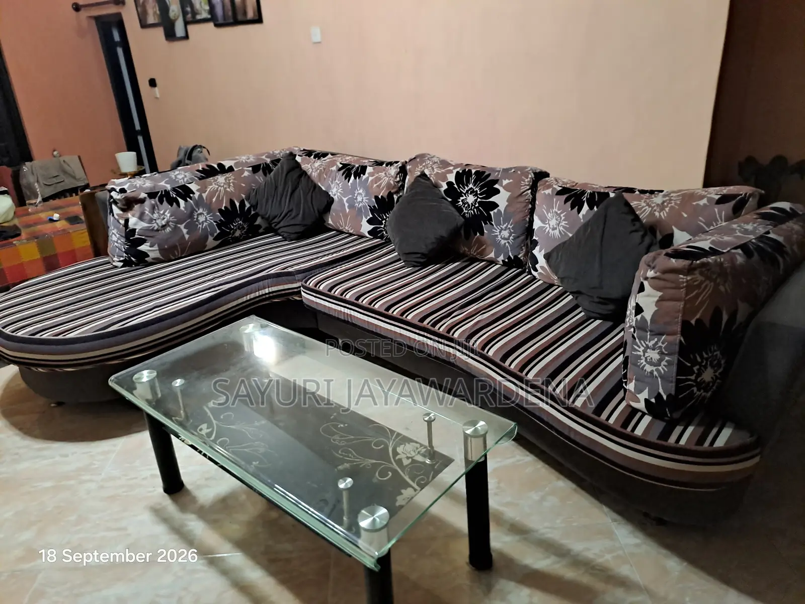 Damro Sofa for Sell With the Glass Stool