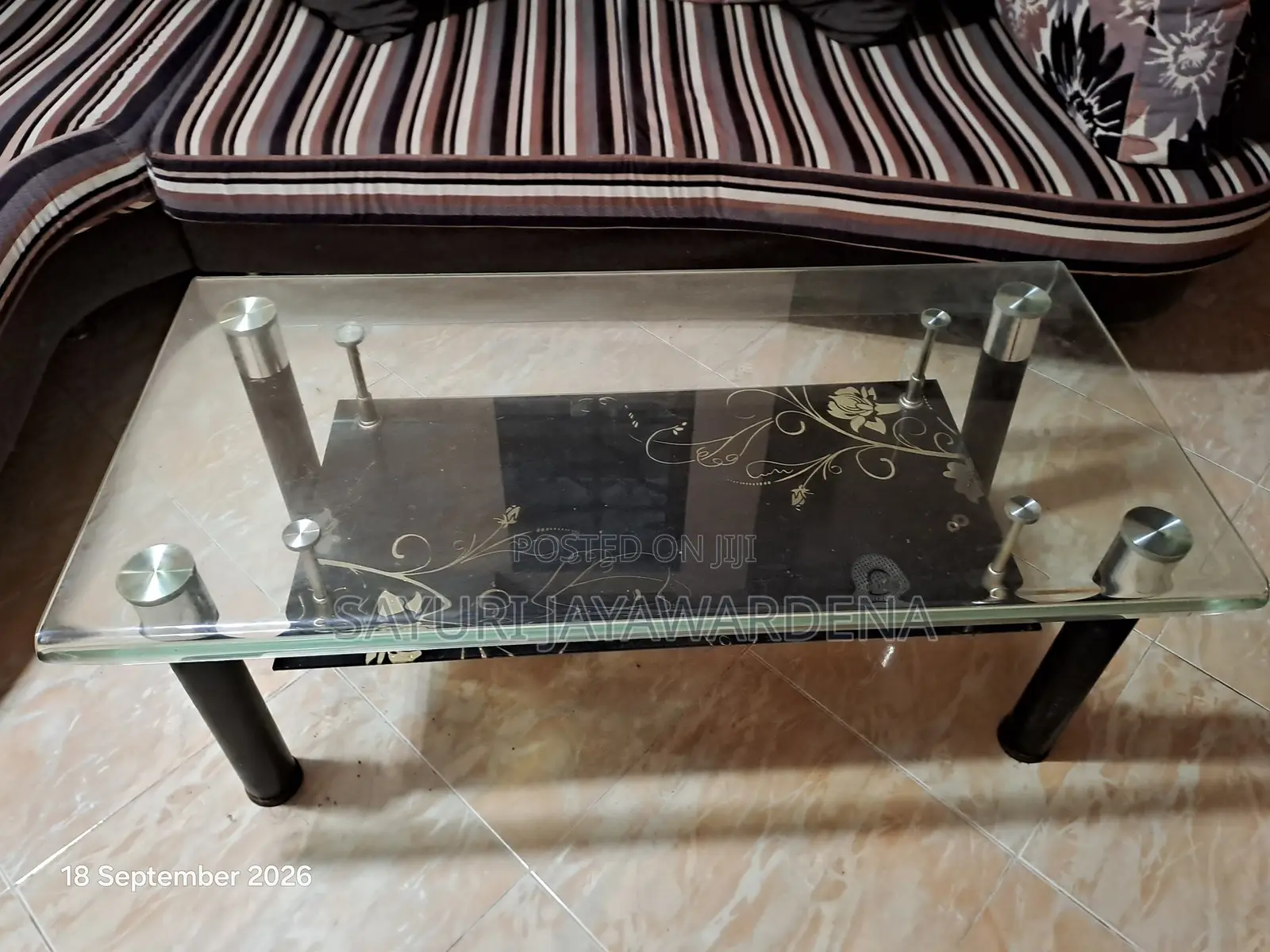 Damro Sofa for Sell With the Glass Stool