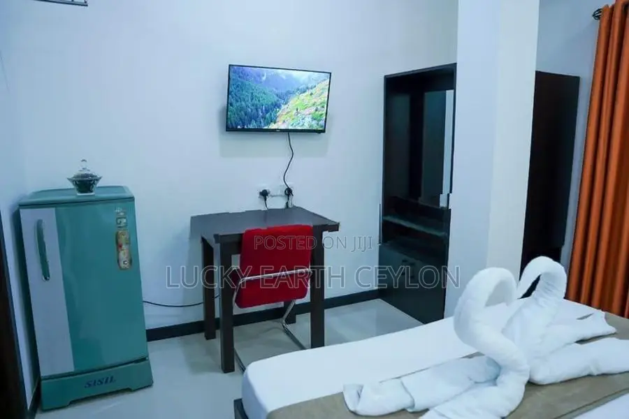 Sale Boralesgamuwa Profitably Operating Hotel and Restaurant (S199)