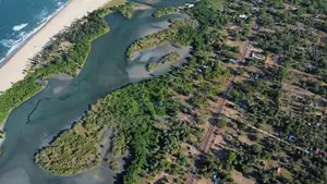 LAND & PENINSULAR ON THE EAST COAST WITH PRISTINE SEA-FRONT | LC 1711