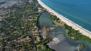 LAND & PENINSULAR ON THE EAST COAST WITH PRISTINE SEA-FRONT | LC 1711