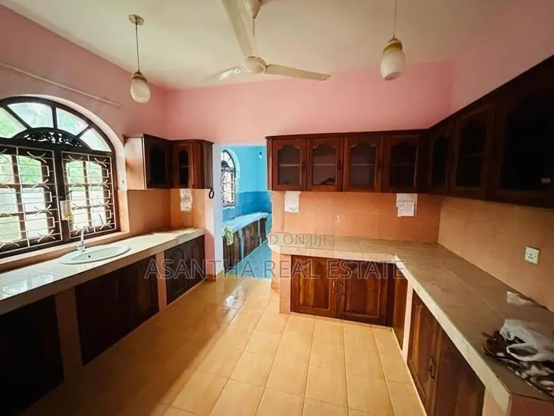 02 Story House With 31 P Sale At Kibulawela Kotte