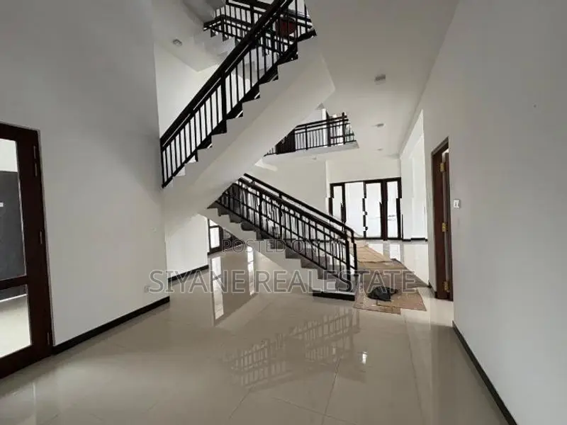 Modern Beautiful Luxury Living In Mount Lavinia