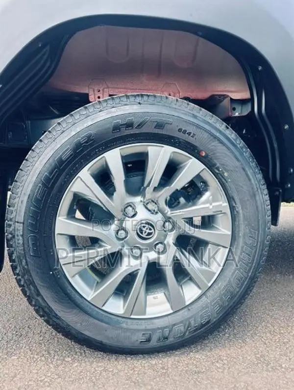Toyota Hilux REVO Custom Made 2025
