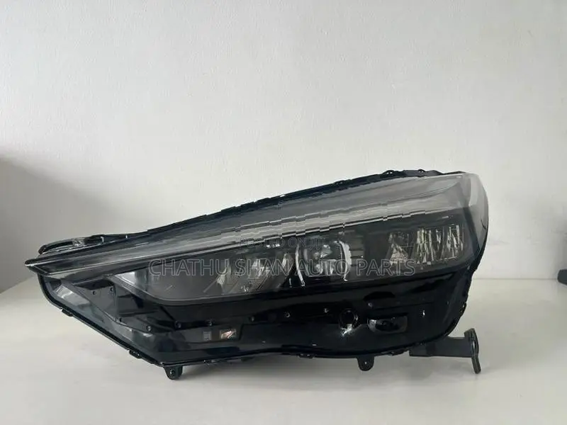 Honda Vezel 2025 Headlight J8