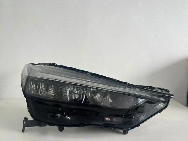 Honda Vezel 2025 Headlight J8