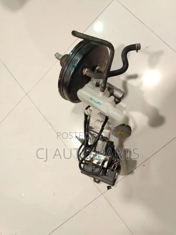 Suzuki Swift ZC13S Beetle ABS Unit