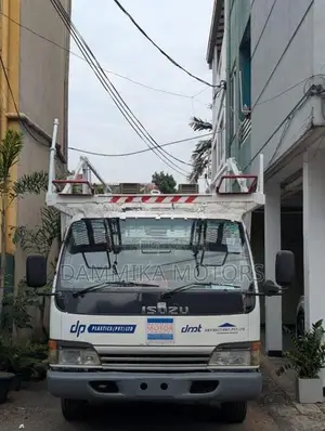 Isuzu 3/4 Car Carrier 2005