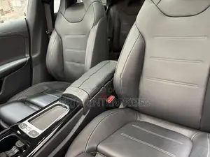 Mercedes Benz CLA 250 2025
