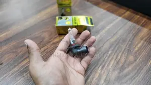 9005 / 9006 H4 Halogen Bulbs