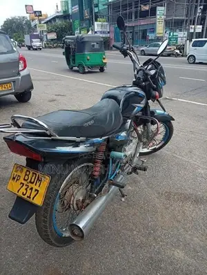 Bajaj CT100 2016