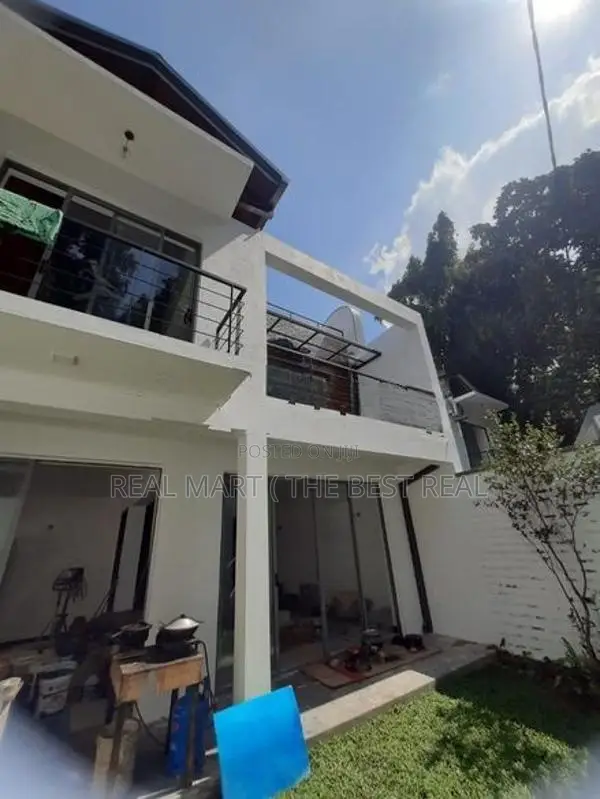 Colombo 8 : 3BR New Luxury House for Rent