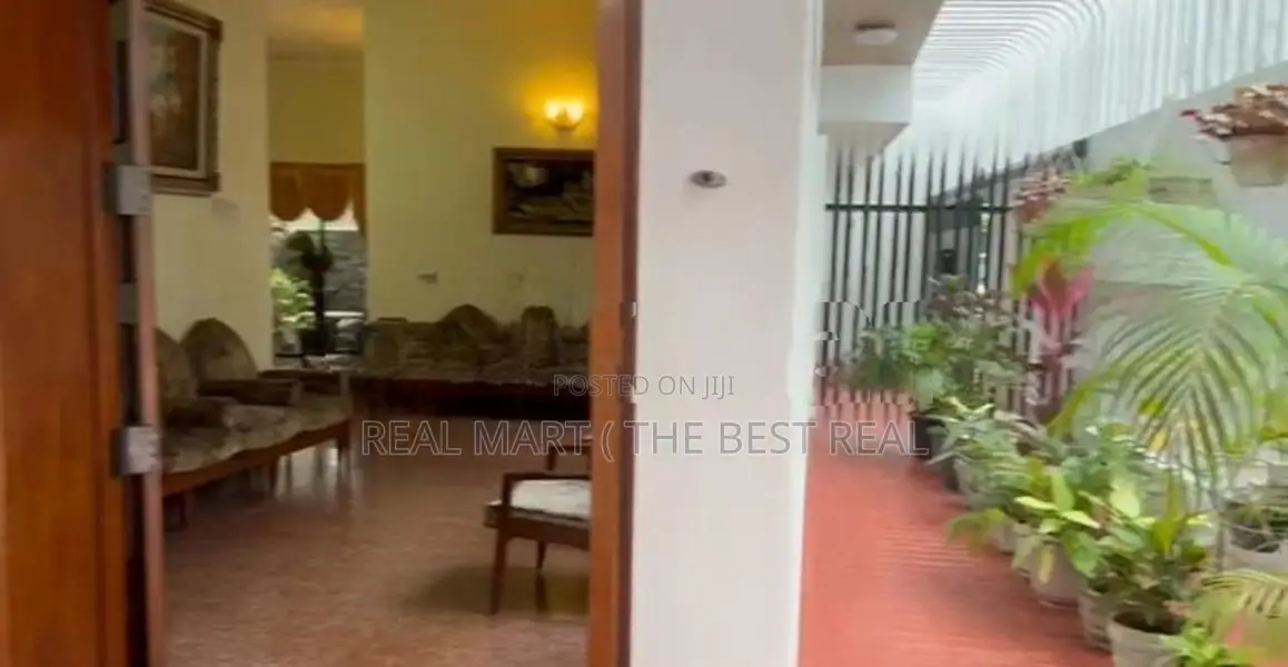 Colombo 7 : 7BR (28P) Residential House for Sale