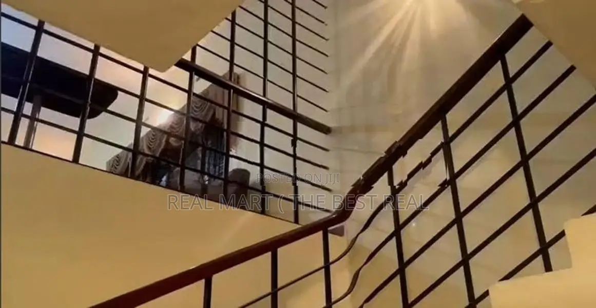 Colombo 7 : 7BR (28P) Residential House for Sale