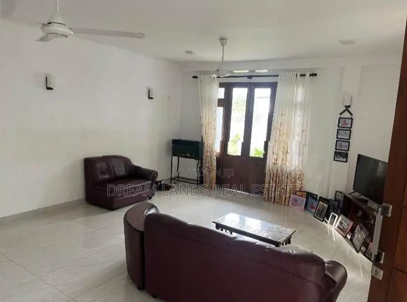 3BED HOUSE FOR RENT IN HOMAGAMA WITH FURNITURE (SP950)
