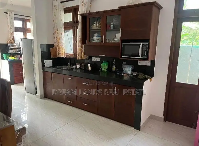 3BED HOUSE FOR RENT IN HOMAGAMA WITH FURNITURE (SP950)