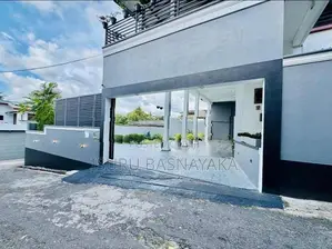 5 Bed Rooms Luxury House for Rent Pathiragoda