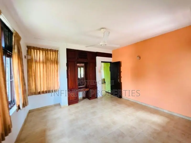 (AFA232) 03 Story House With 7.78 P Sale At Udahamulla Nugegoda