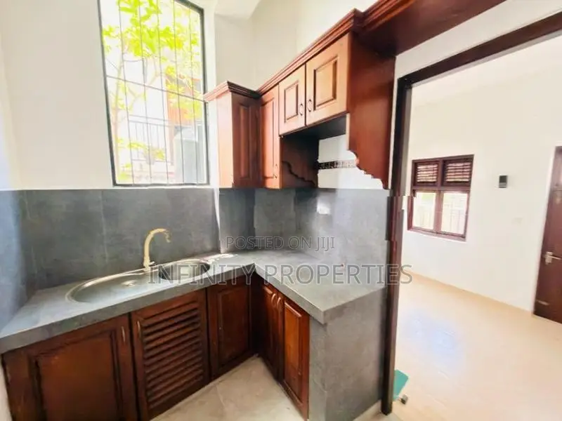 (AFA232) 03 Story House With 7.78 P Sale At Udahamulla Nugegoda