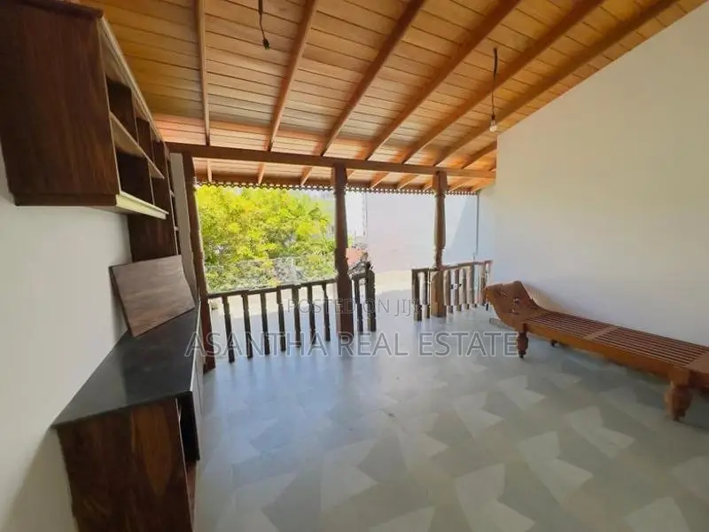 Brand New 03 Story Luxury house With 9 P sale At Mount Lavinea …..