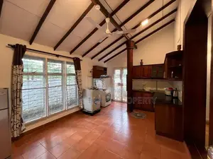 Four bedrooms Luxury House at Lion city