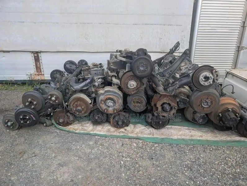 Isuzu crew cab rear axel - just low