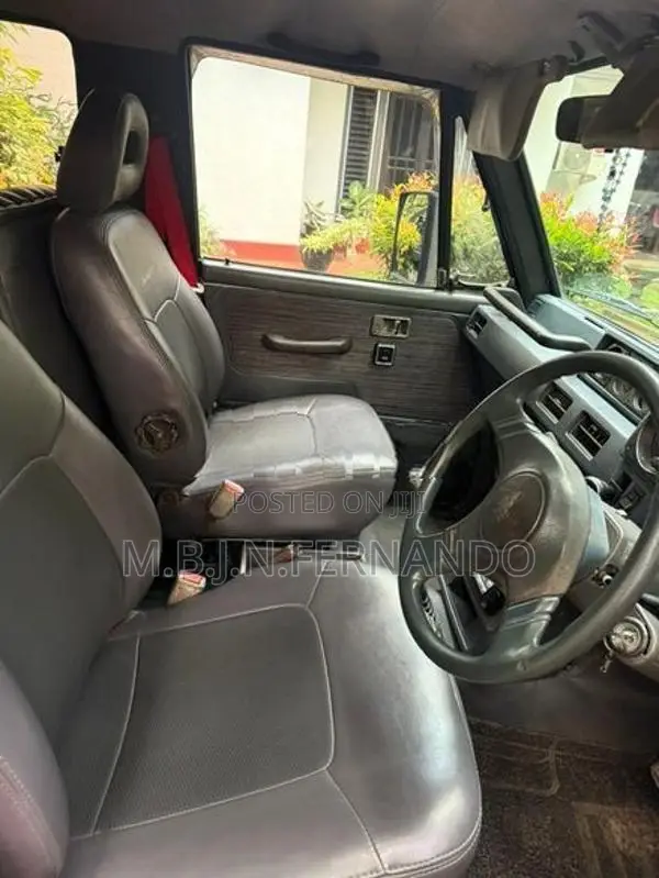 Mitsubishi Pajero 4DR56 1985