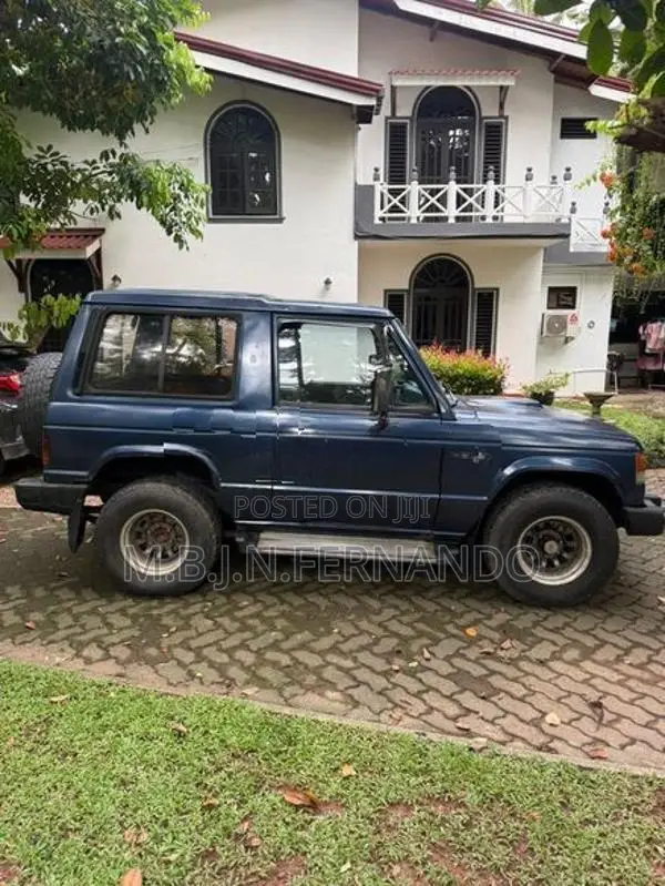 Mitsubishi Pajero 4DR56 1985