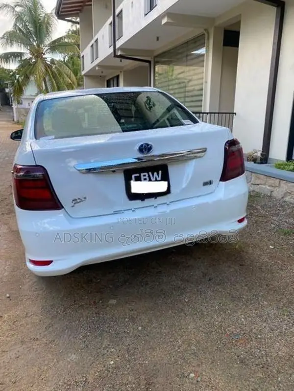 Toyota Axio Hybrid 2023