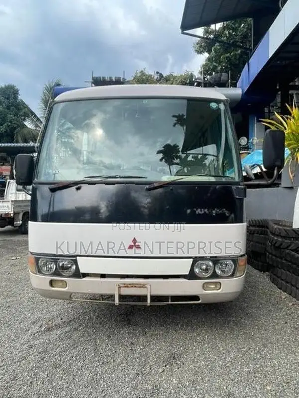 Mitsubishi Bola Rosa bus Body