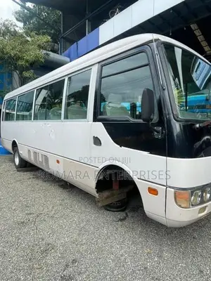 Mitsubishi Bola Rosa bus Body