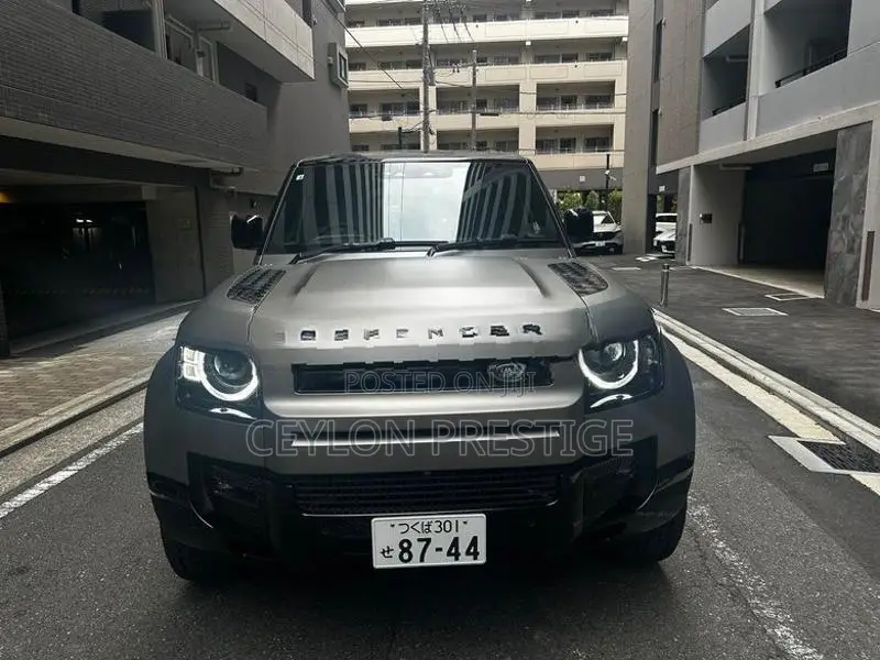 Land Rover Defender 2026
