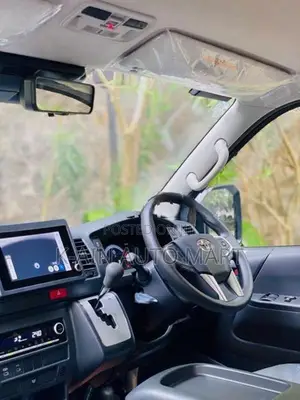 Toyota Hiace GDH223B GL 2026