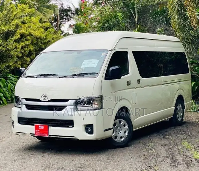 Toyota Hiace GDH223B GL 2026