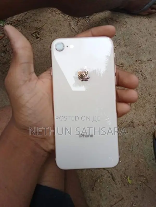Apple iPhone 8 (Used)