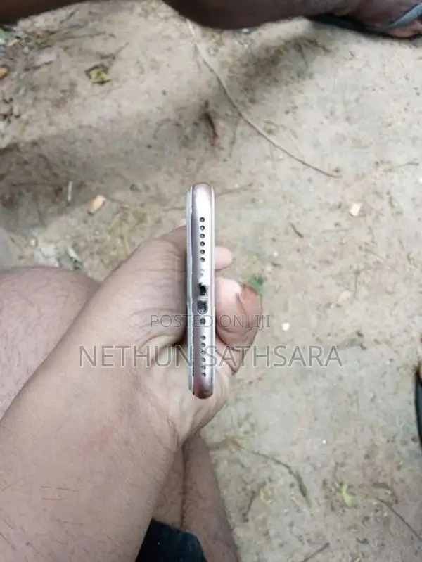 Apple iPhone 8 (Used)