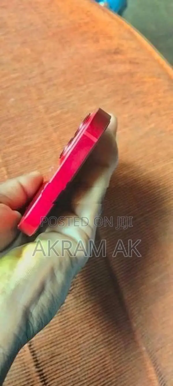 Apple iPhone 13 (Used)