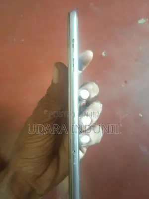 Samsung Galaxy A7 (Used)